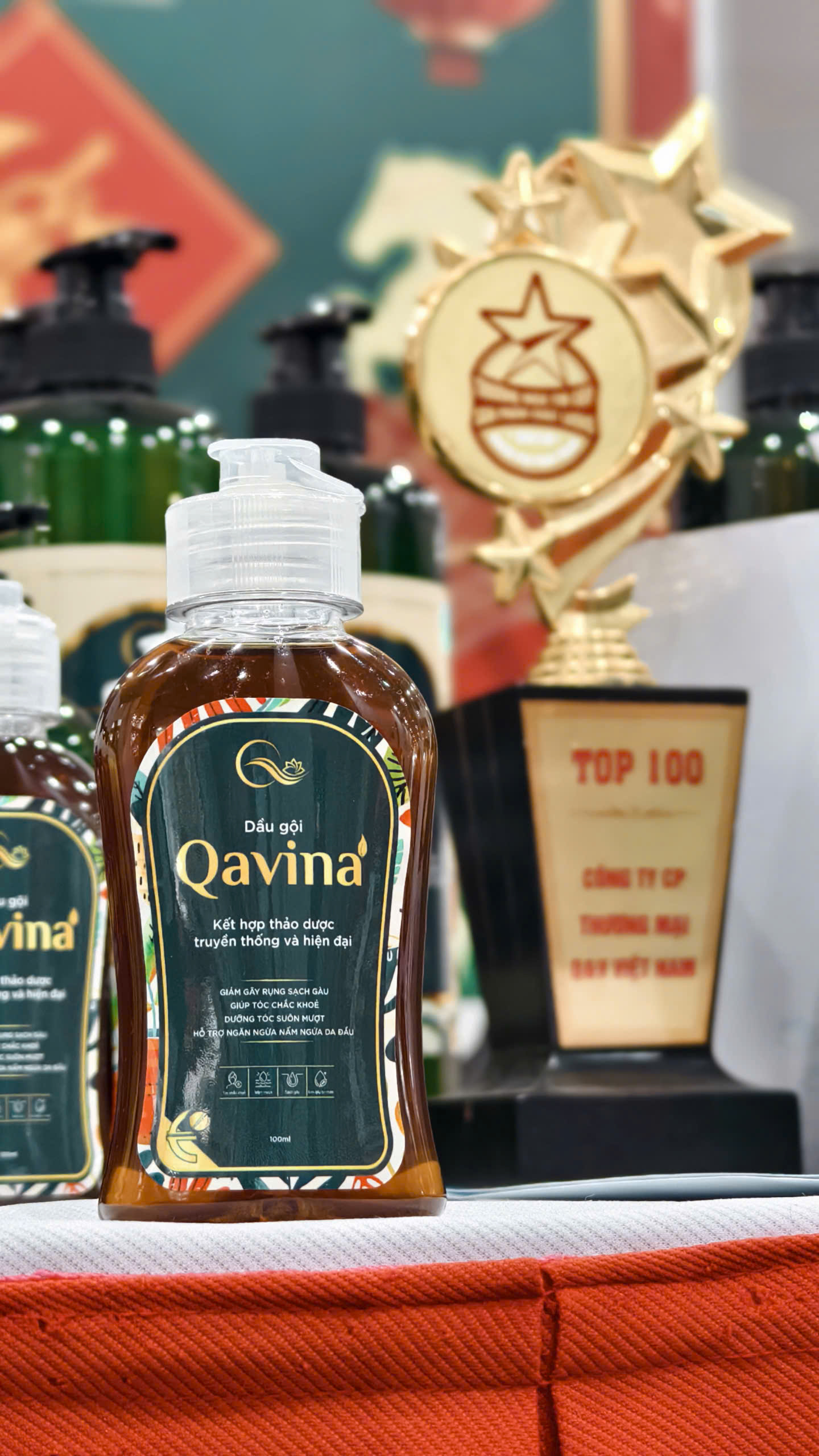 Dầu gội thảo dược QAVINA Dầu gội thảo dược QAVINA